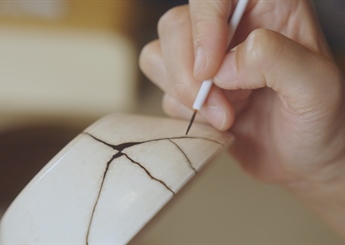Mending the Cracks: Supporting Nurse Residents’ Well-Being Through Art