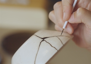 Mending the Cracks: Supporting Nurse Residents’ Well-Being Through Art