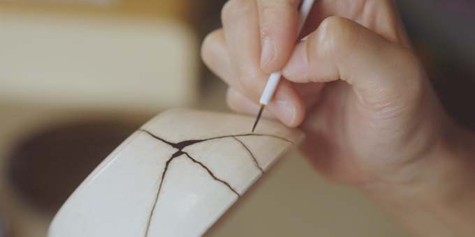 Mending the Cracks: Supporting Nurse Residents’ Well-Being Through Art