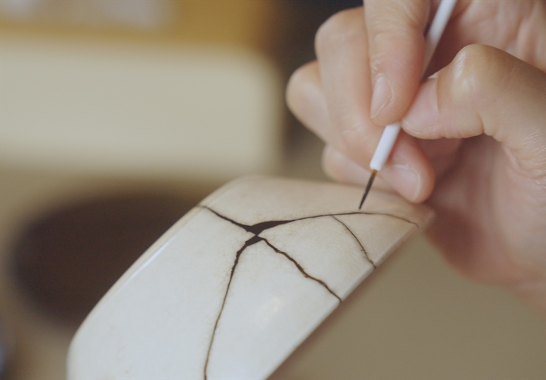 Mending the Cracks: Supporting Nurse Residents’ Well-Being Through Art